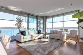 Luxury Apartment With Sea View!